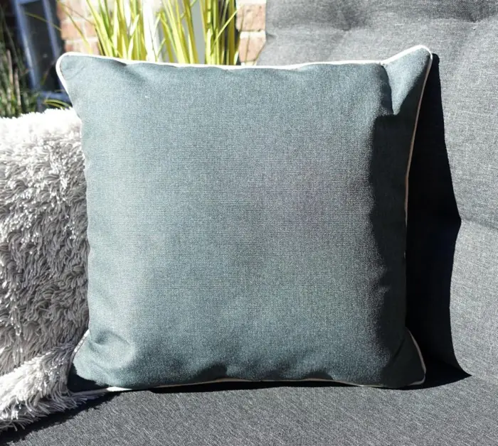 Outdoor-Kissen Petrol mit Keder in Natur 45 × 45 cm inkl. Füllung