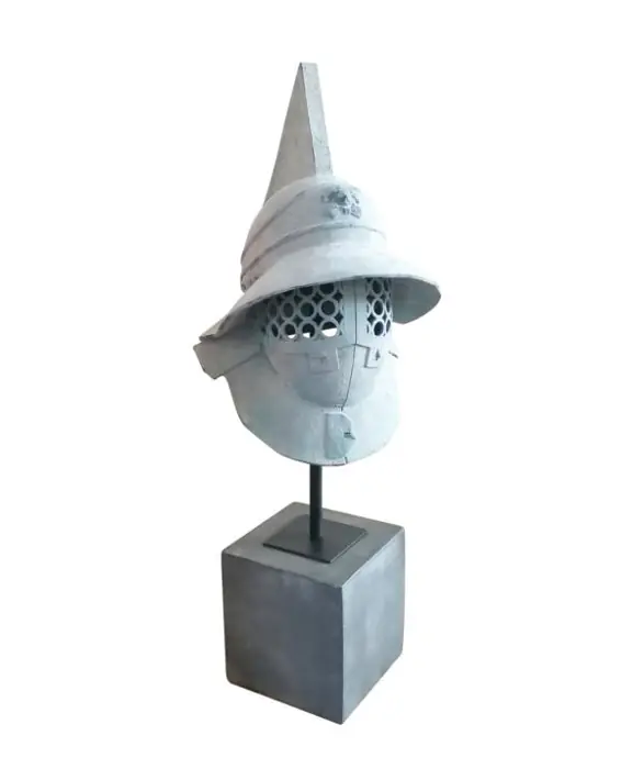 Gladiator-Helm Deko XXL auf Standfuß 74 cm – 35 × 29 × 74 cm