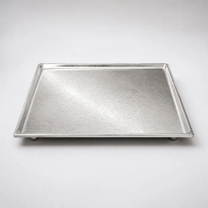 Dekoteller XL Aluminium Silber 35 × 35 cm auf Standfüßen
