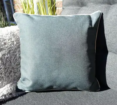 Outdoor-Kissen Petrol mit Keder in Natur 45 × 45 cm inkl. Füllung