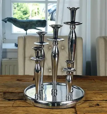 Kerzenständer 5-armig Silber poliert auf rundem Tablett 44 cm
