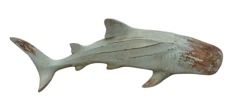 Hai-Figur Holz-Optik handbemalt 33,5 cm – zum Stellen oder Hängen