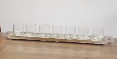 Tablett Aluminium mit 7 Teelichtgläsern Silber von Colmore 79 cm
